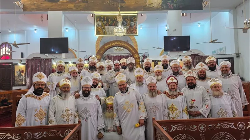 بحضور الأسقف.. تفاصيل اجتماع مجمع كهنة «ديرمواس ودلجا» بالمنيا