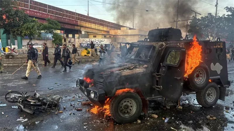  اعتراضا على اغتيال مرشد إيران.. مقتل 50 شخصا خلال الاحتجاجات في باكستان