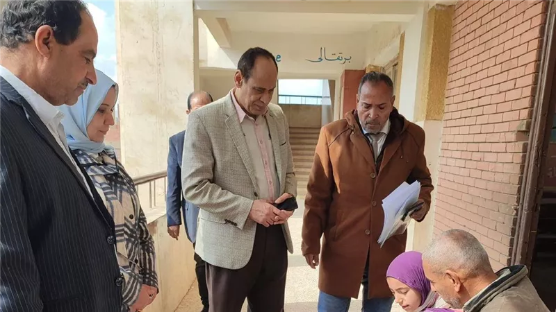 وكيل «تعليم القليوبية» يتفقد انتظام الدراسة بمجمع مدارس أجهور