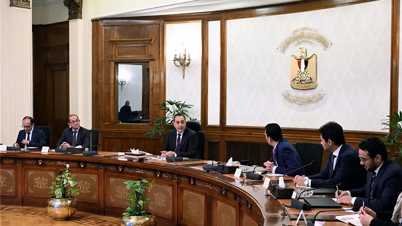 رئيس الوزراء يتابع نشاط  شركة 