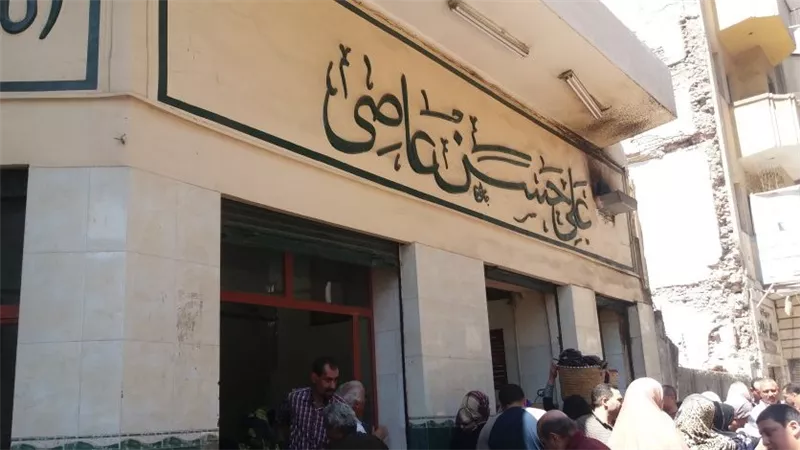 عشقه الملك فاروق.. «علي عاصي» حكاية أشهر مطعم فول في دمنهور قبل غلقه