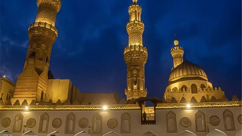 بث مباشر| نقل شعائر صلاة العشاء والتراويح من الجامع الأزهر