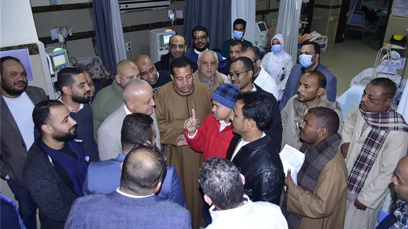 محافظ الأقصر يتفقد مستشفى حورس التخصصي ووحدة طب أسرة أرمنت
