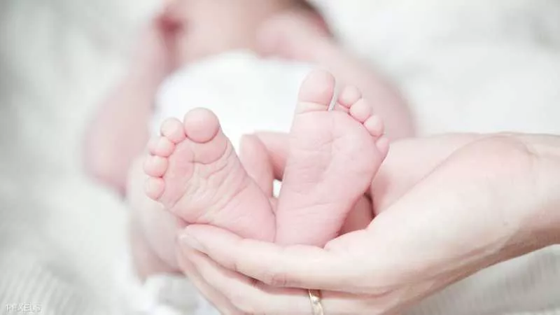 العثور على رضيع حديث الولادة حيًا وسط القمامة بأبشواي الفيوم
