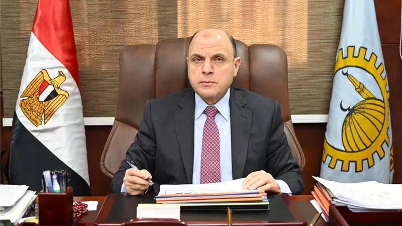 محافظ الغربية يتابع أكبر حملة لإزالة بؤر تجمعات القمامة