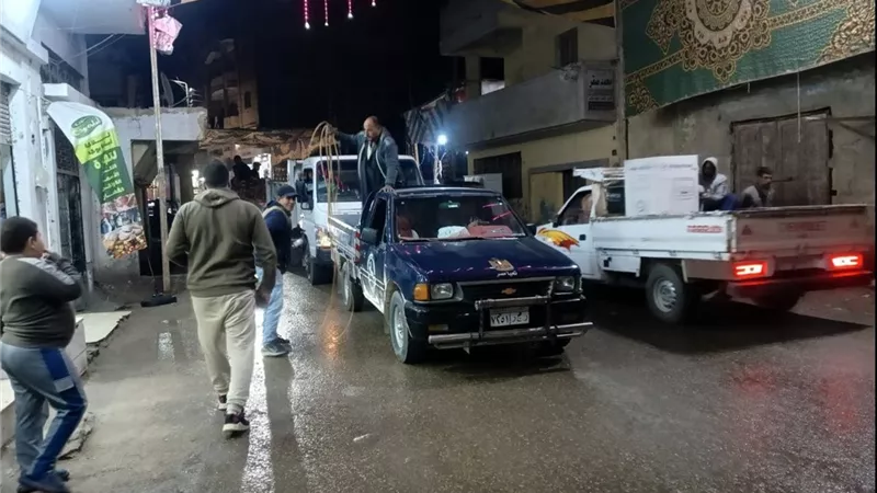 الأجهزة التنفيذية تكثف جهودها لإعادة الإنضباط للشوارع بالشرقية | صور
