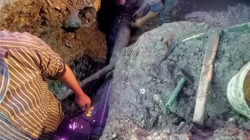 رئيس مدينة دسوق: إصلاح كسر خط طرد بزمن قياسي