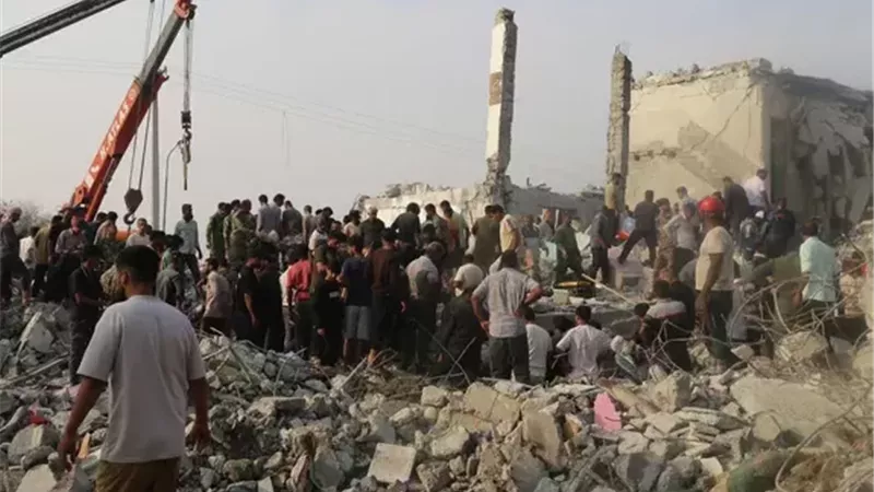 جنازة مجزرة مدرسة ابتدائية في إيران جراء غارات أمريكية إسرائيلية| فيديو