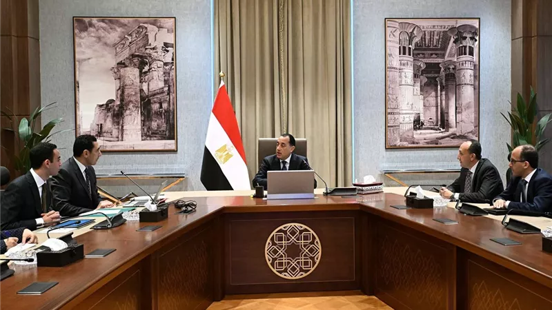وزير الرياضة يؤكد أهمية تعزيز الشراكة والتكامل مع جميع مؤسسات الدولة