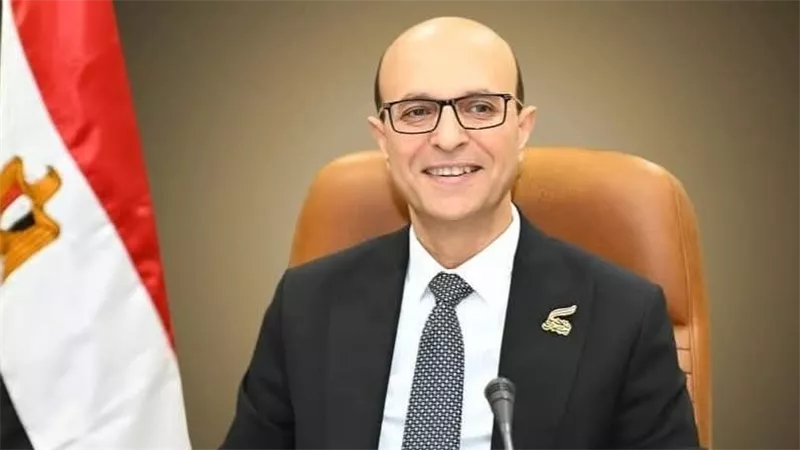 رئيس جامعة أسيوط : دعم المبادرات والفعاليات التوعوية لتعزيز الوعي الطلابى 