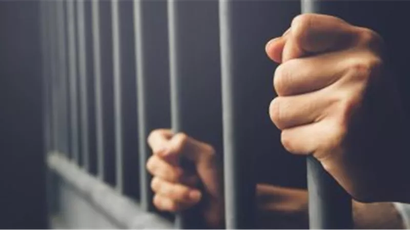 النيابة تباشر التحقيق مع 3 متهمين بالنصب على موظف بزعم تسفيره للخارج