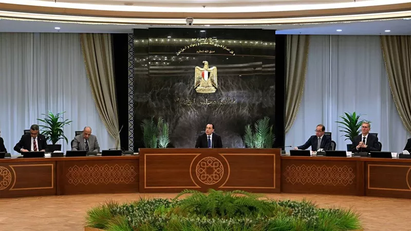 مدبولي يستعرض تداعيات التصعيد الإقليمي وإجراءات الحكومة لتأمين الاحتياجات