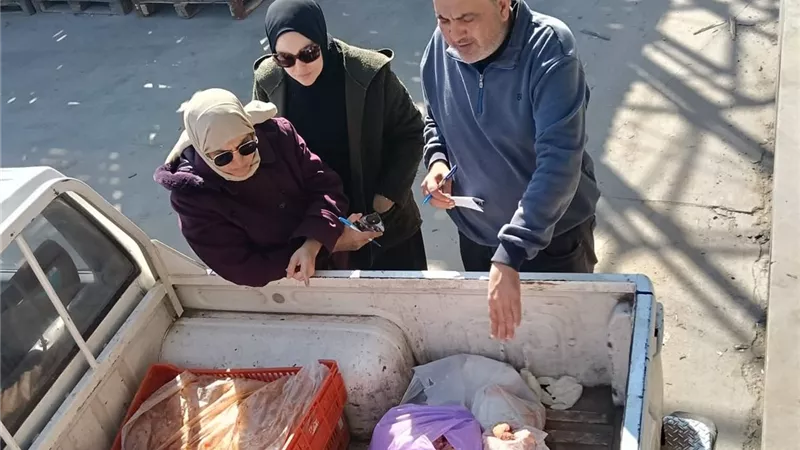 ضبط 165 كيلوجرام دواجن غير صالحة للاستهلاك الآدمي في أسواق دمياط