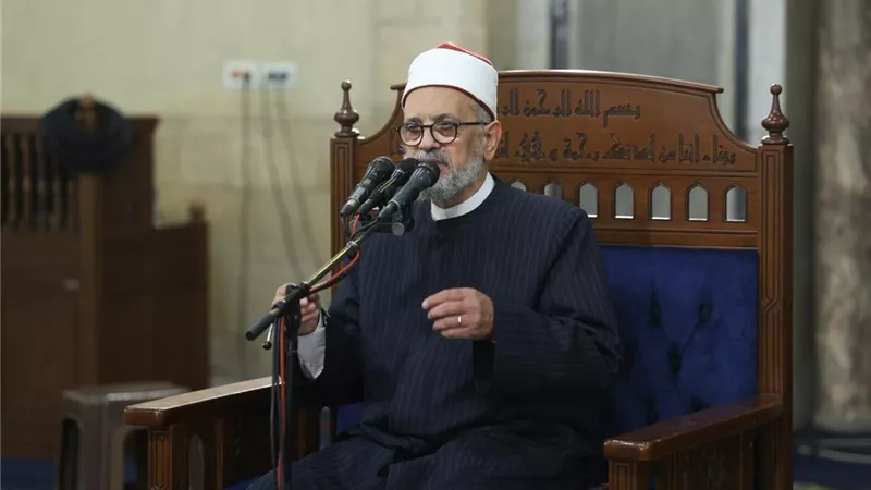 رئيس قسم الدعوة بالأزهر: الله حذرنا من التفرق والشتات