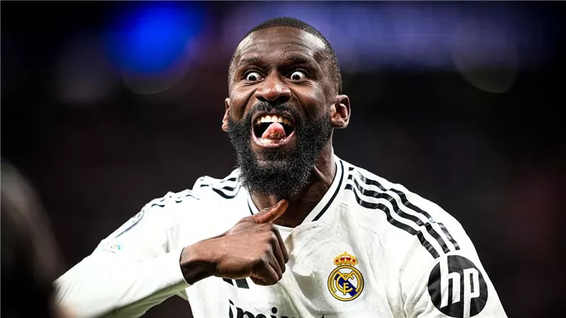 انتقادات لاذعة لقناة ريال مدريد بسبب تجاهل تصرفات روديجر المثيرة للجدل