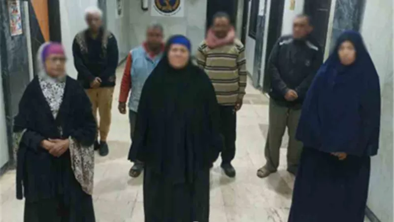بينهم 6 مسجلين خطر.. كواليس القبض على 12 شخصاً يستغلون الأطفال في التسول 