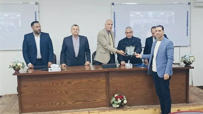 رئس جامعة الدلتا يكرّم الفرق الفائزة بابتكار حلول للتحديات المجتمعية