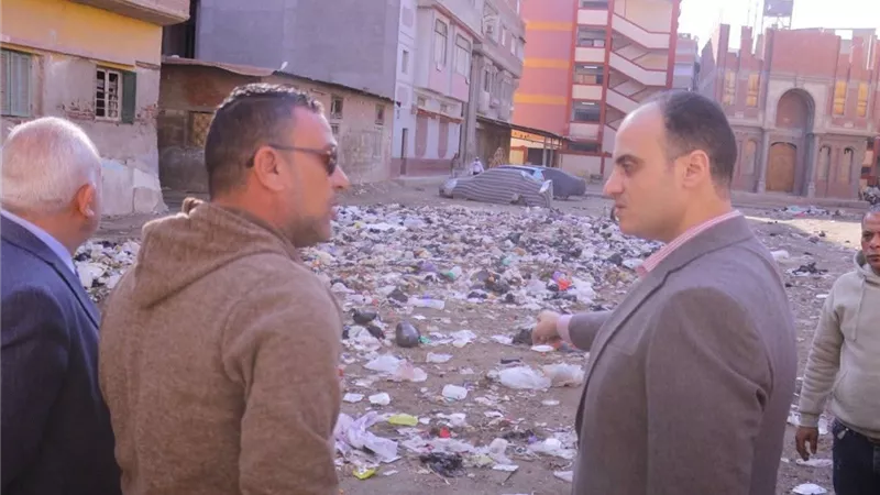 نائب محافظ دمياط يُجري جولة مفاجئة للوقوف على مستوى النظافة بعدة مناطق