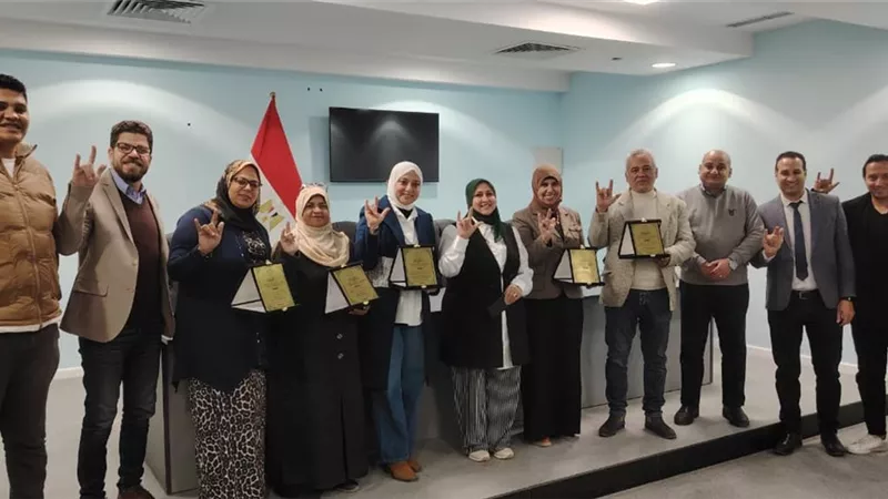 الرعاية الصحية تُطلق مبادرة لتعليم لغة الإشارة بمحافظة السويس