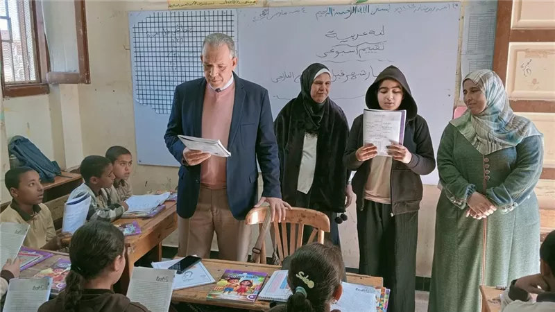 في جولة ميدانية بأسيوط.. 7 تعليمات لرفع كفاءة القراءة والكتابة بالمدارس 