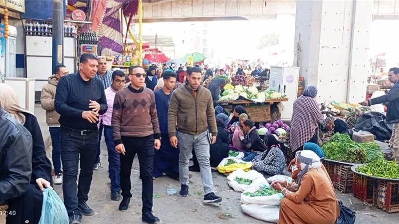 نائب محافظ المنيا يقود حملة لمتابعة مستوى الانضباط وإزالة الإشغالات