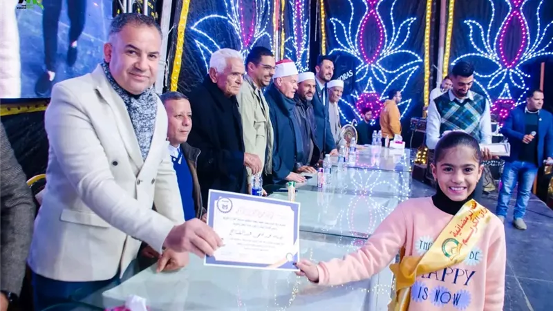 احتفالية كبرى لتكريم حفظة القرآن بمركز شباب نوسا الغيط في أجا 