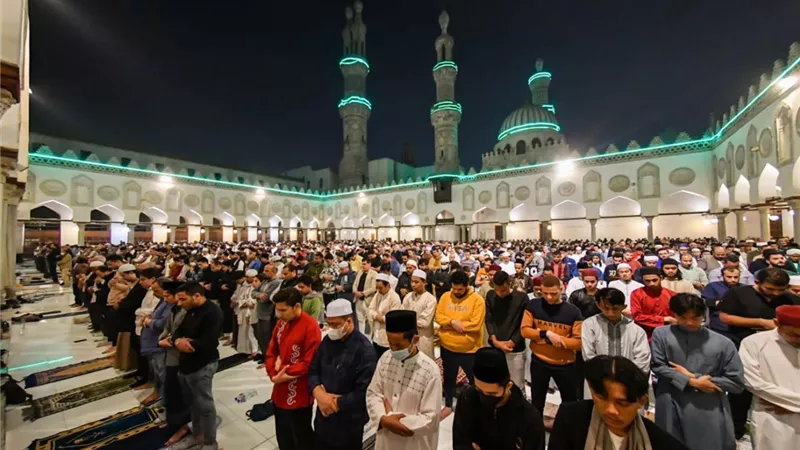 هل الصيام على توقيت الفجر في مصر غير صحيح؟ دار الإفتاء تحسم الجدل