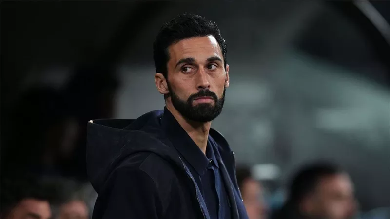 إيقاف ماستانتونو مباراتين.. ضربة جديدة لريال مدريد قبل مواجهة سيلتا فيجو