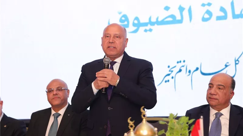 وزير النقل يشارك في حفل الإفطار السنوى لغرفة الملاحة بالإسكندرية