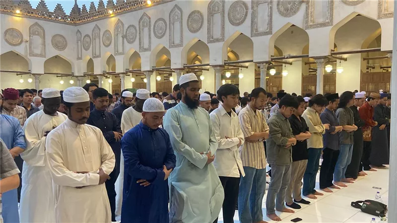 ما هو قدر السكوت بين تكبيرة الإحرام والقراءة في الصلاة؟.. الأزهر يكشف عنه