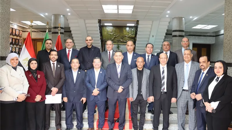محافظ القليوبية يلتقي نواب البرلمان لبحث آليات التعاون