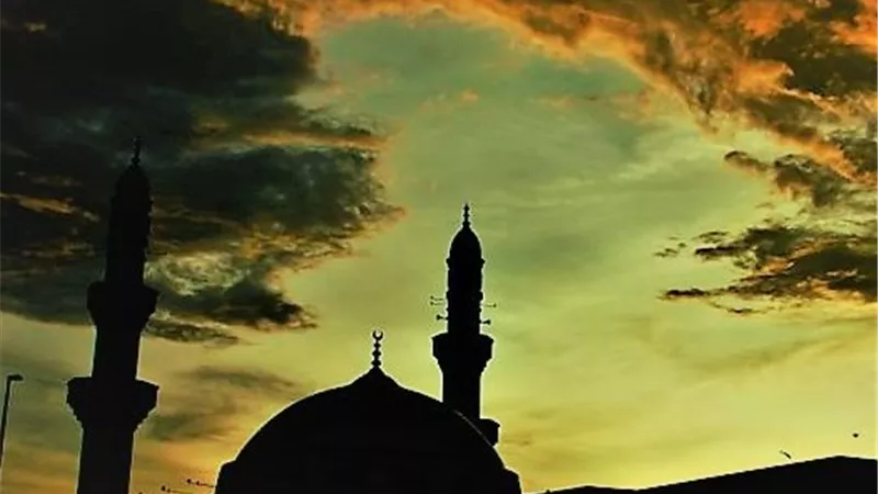  موعد أذان الفجر اليوم الخميس 15 رمضان وعدد ساعات الصيام 