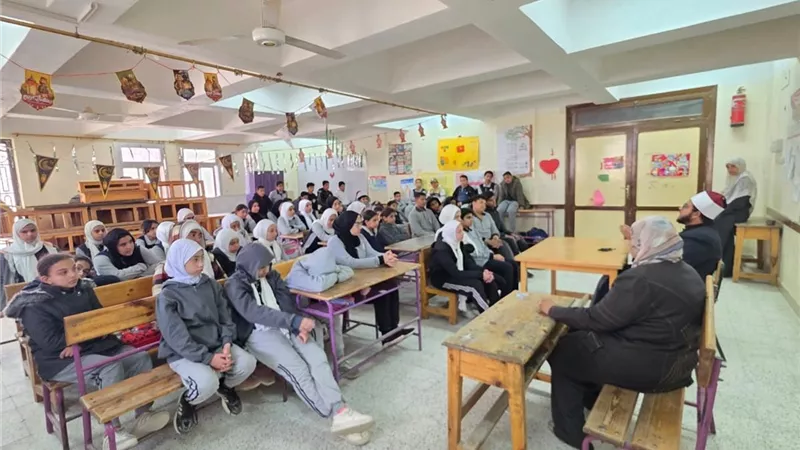 ندوة أوقاف الفيوم تعزز قيم الحياء لدى طلاب مدرسة اللغات بالفيوم الجديدة