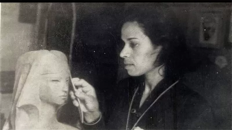 وفاة الفنانة التشكيلية فاطمة مدكور زوجة الفنان عصمت داوستاشي
