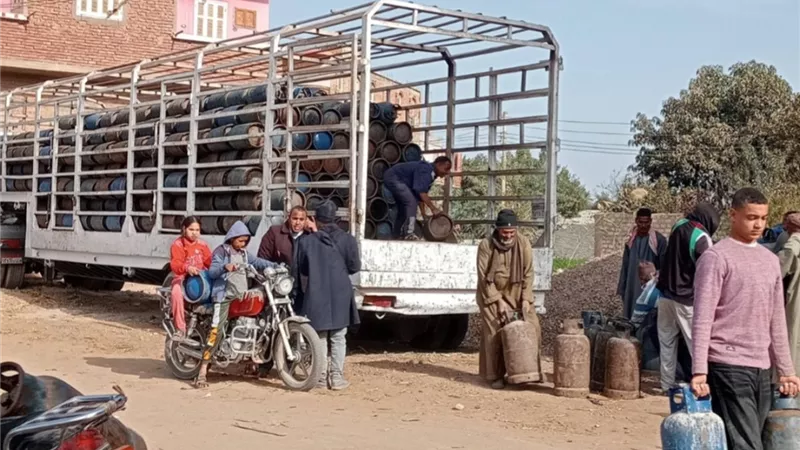 ضبط 300 أسطوانة بأبوتشت ونجع حمادي قبل بيعها بالسوق السوداء