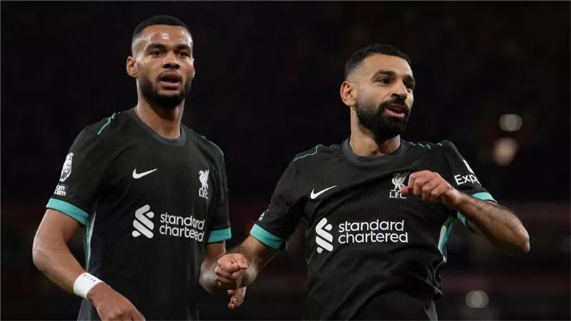 سلوت: هجوم ليفربول لا يعتمد على صلاح وجاكبو فقط 