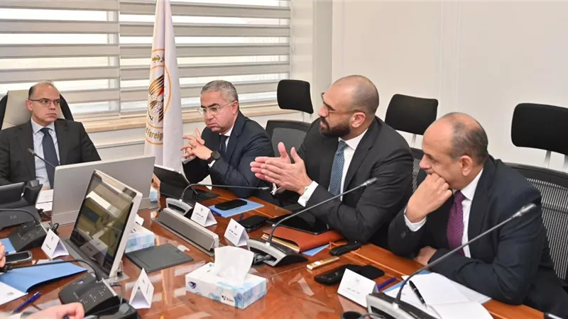 وزير الاستثمار يتابع تنفيذ منصة الكيانات الاقتصادية لتعزيز التحول الرقمي