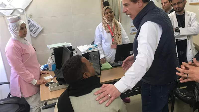 جولة موسعة لنائب وزير الصحة بالأقصر لمتابعة المستشفيات والمبادرات الصحية