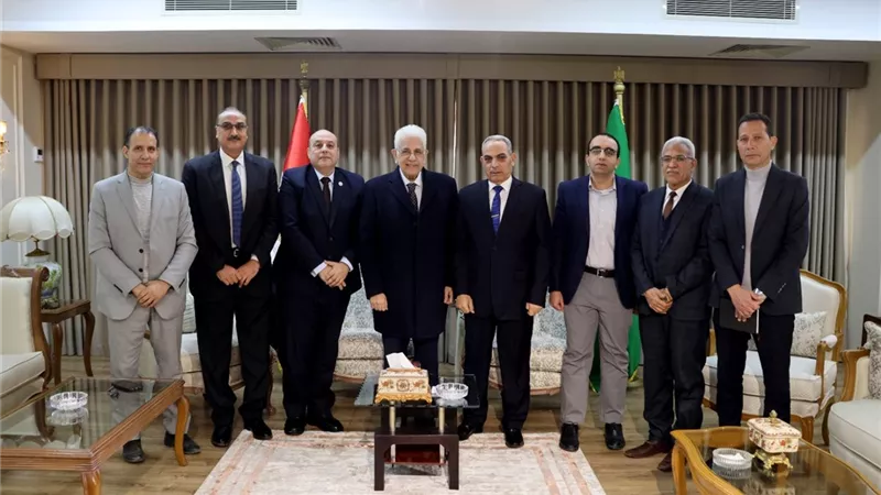 محافظ الإسماعيلية يستقبل رئيس اللجنة الاستشارية لمبادرة جسور 