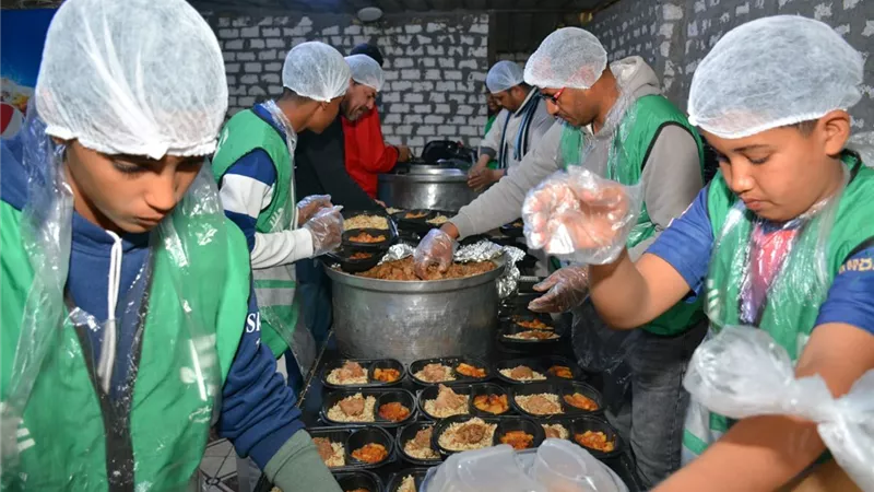 نائب محافظ الأقصر يشهد إفطارًا جماعيًا لدعم الأسر الأولى بالرعاية