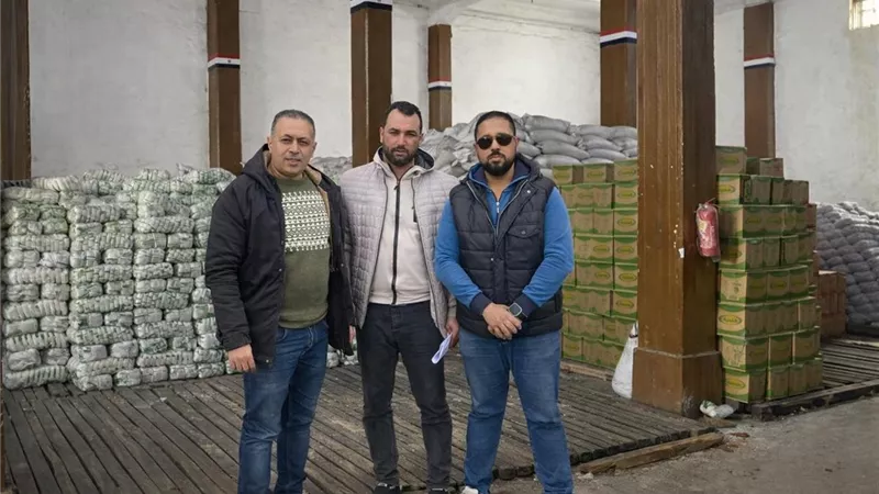 تموين الإسكندرية تحبط تهريب 13طن مواد غذائية للسوق السوداء 
