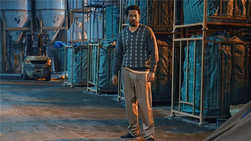 الجمهور يشيد بأداء عمرو سعد في «إفراج»: «أسطورة الدراما العربية»