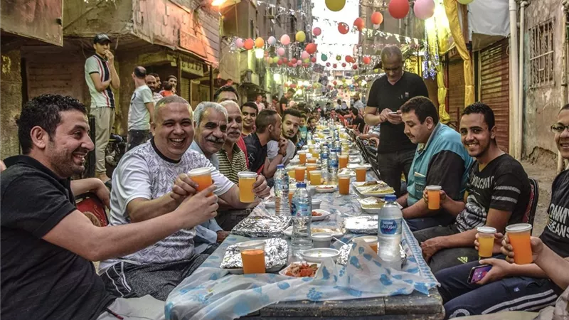 أستاذ تاريخ: رمضان في مصر حمل سحرًا جذب كل أنظار الرحالة عبر القرون 
