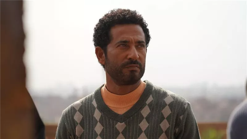 مسلسل إفراج الحلقة 23.. عباس يتلقى عرضًا بـ 3 ملايين دولار