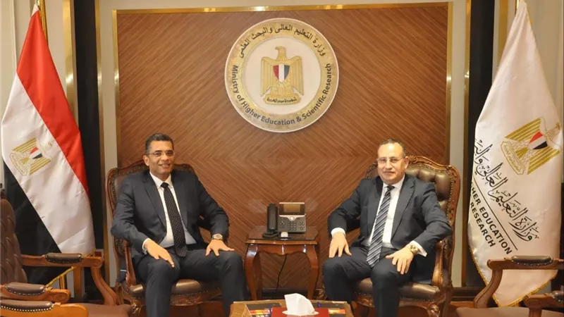 خطة لتطوير الخدمات الطبية بالبحر الأحمر بالتعاون مع الجامعات المصرية