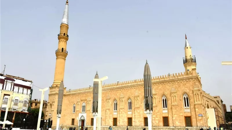 صلاة الجمعة اليوم السادس عشر من رمضان بمسجد الحسين