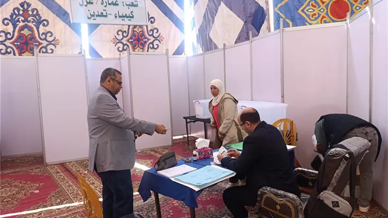 عميد هندسة أسيوط يدلي بصوته في انتخابات المهندسين ويؤكد أهمية المشاركة 