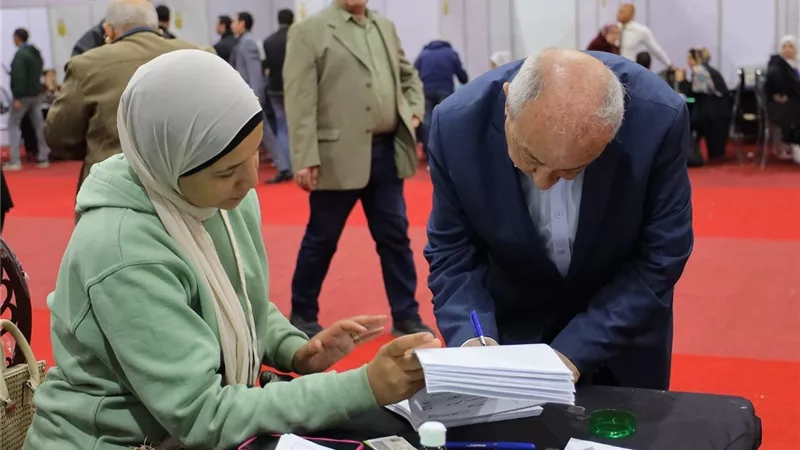 نقيب المهندسين يدلي بصوته في انتخابات النقابة ويدعو الأعضاء للمشاركة
