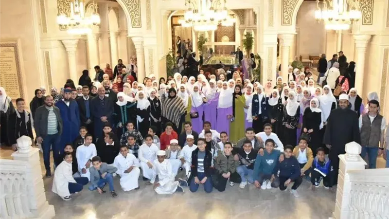 برعاية الأوقاف.. إفطار جماعي وجولة بدار القرآن بمسجد العاصمة الإدارية|صور