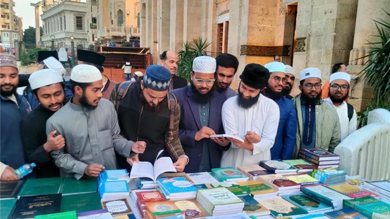 إقبال واسع على معرض «الأعلى للشئون الإسلامية» بمسجد السيدة زينب|تفاصيل